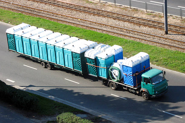Best Portable toilet rental cost  in Almont, MI
